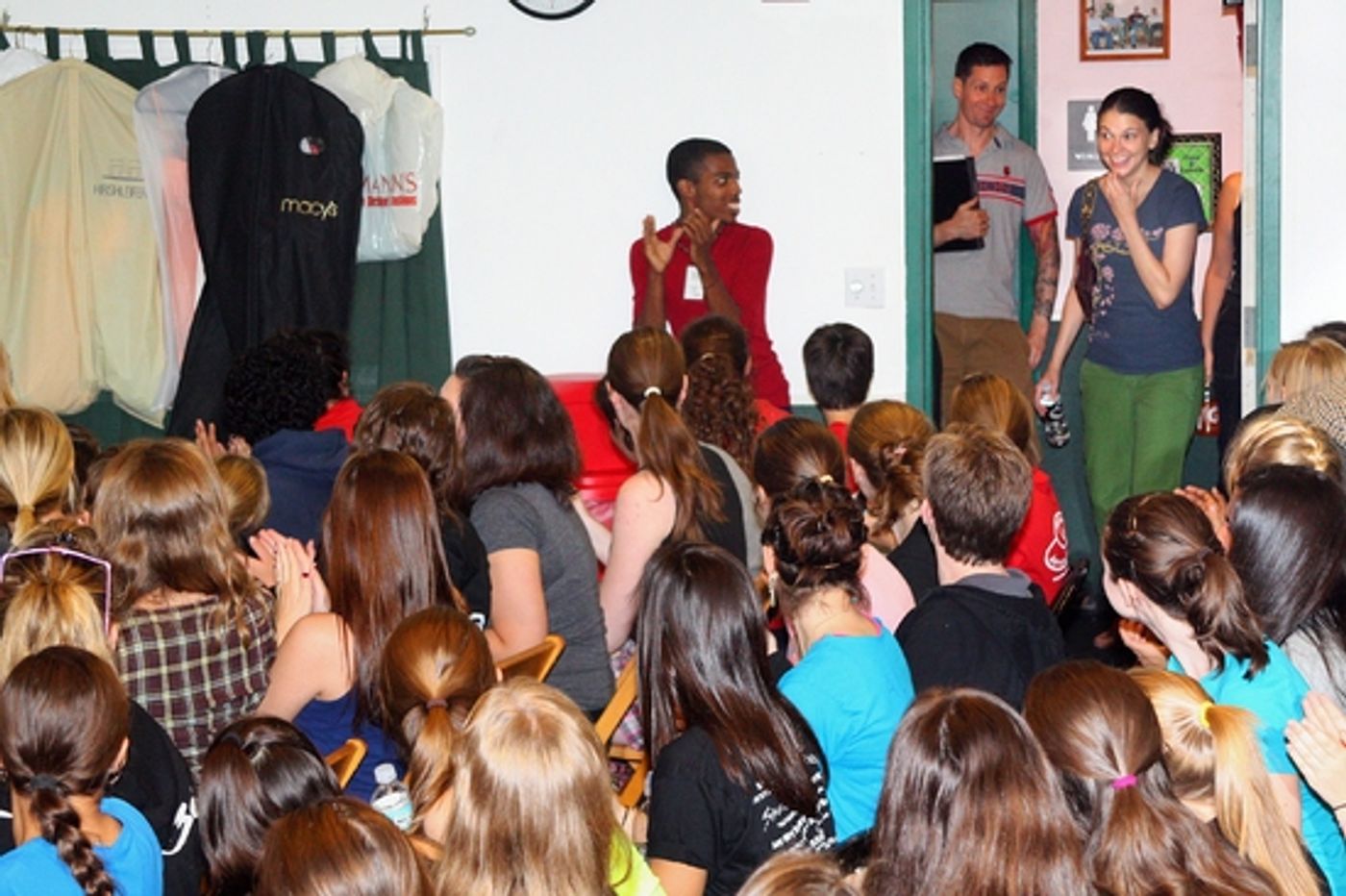 Photo Flash: SHREK THE MUSICAL Star Sutton Foster Visits Broadway Artists Alliance  Image