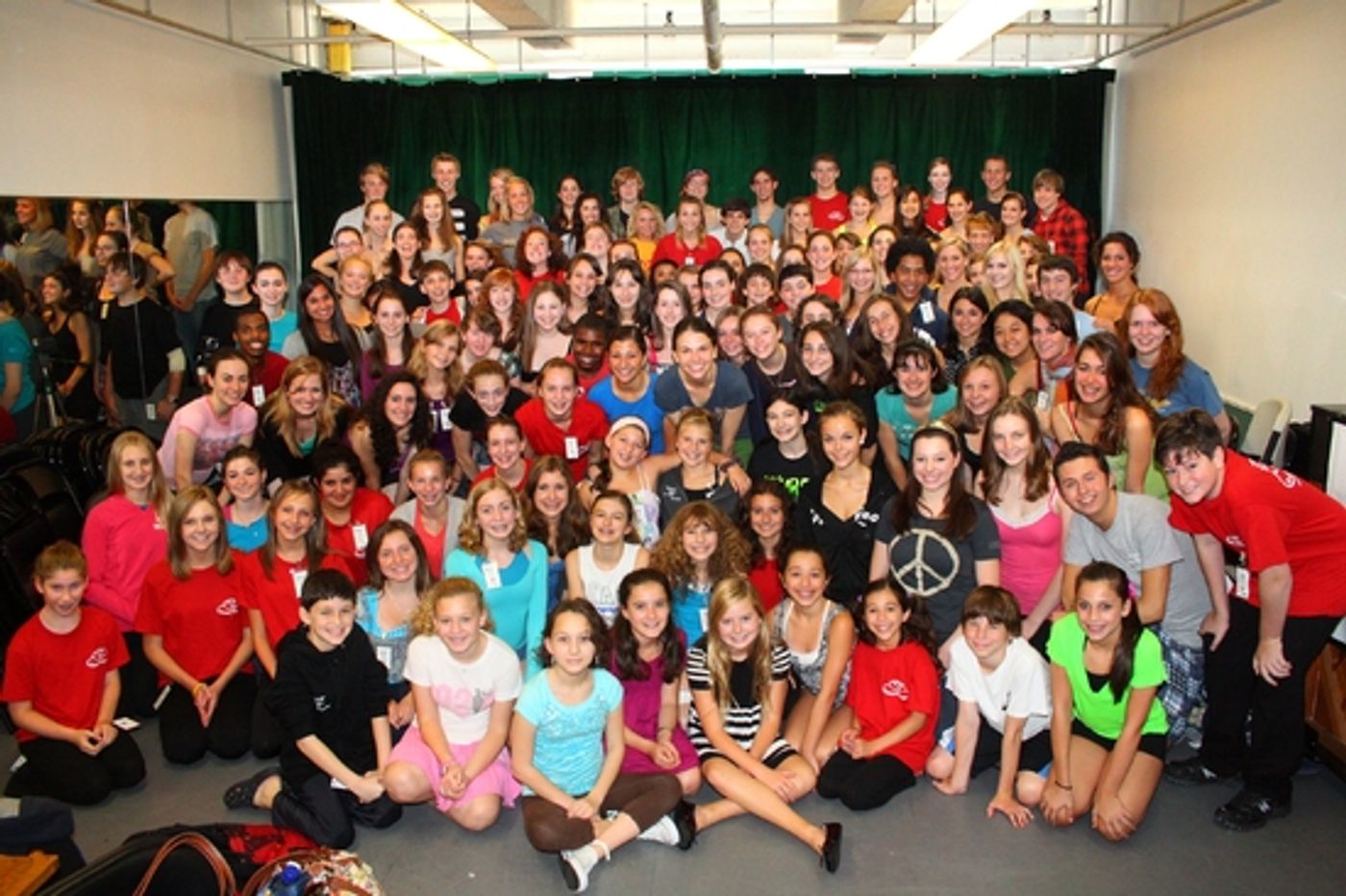 Photo Flash: SHREK THE MUSICAL Star Sutton Foster Visits Broadway Artists Alliance  Image