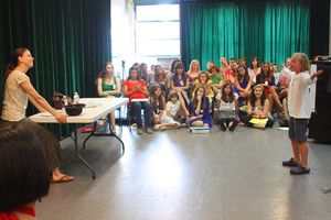 Sutton Foster and students Photo