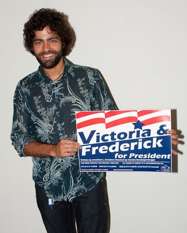 Adrian Grenier Photo