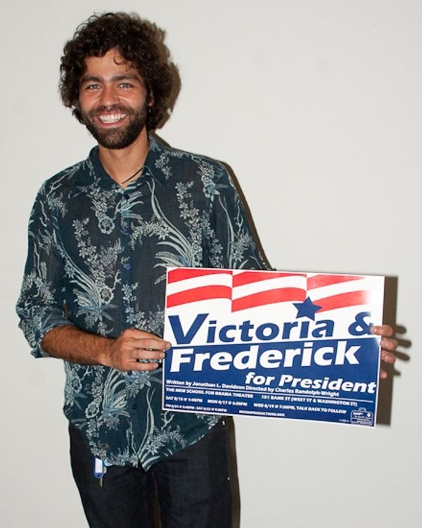 Adrian Grenier Photo