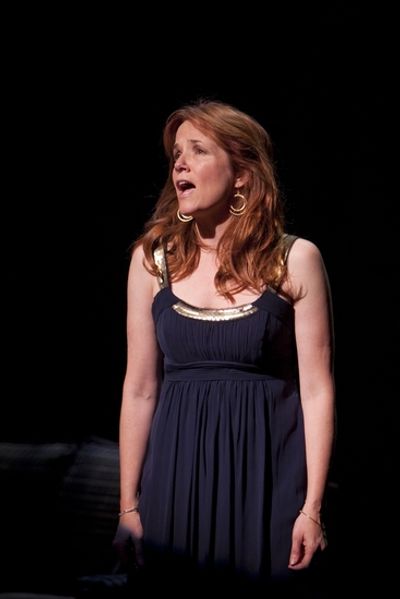 Lea Thompson Photo