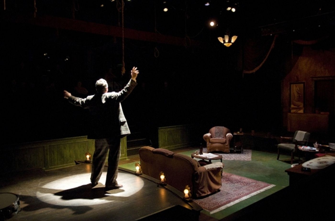 Photo Flash: THE ENTERTAINER Runs At The Studio Theatre Through 9/20  Image