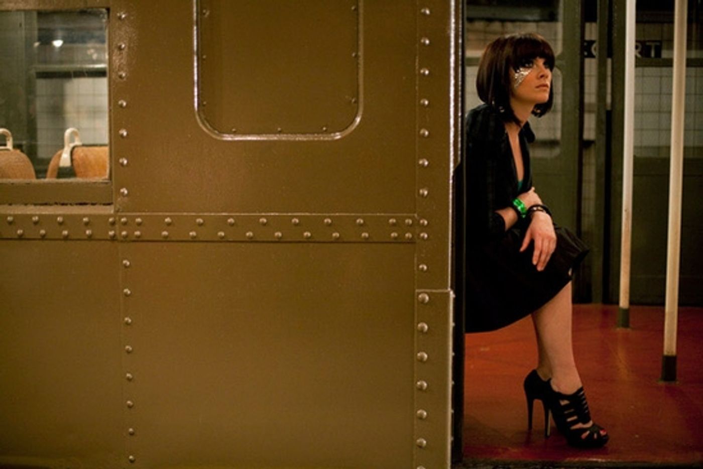 Photo Flash: MTV's 'VMA SIDE STORY' Photo Shoots Featuring Katy Perry, Ne-Yo, Taylor Swift And Cobra Starship  Image