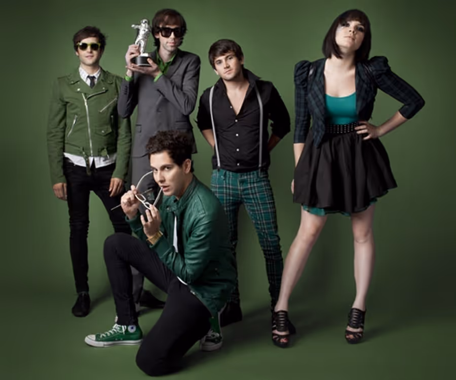Photo Flash: MTV's 'VMA SIDE STORY' Photo Shoots Featuring Katy Perry, Ne-Yo, Taylor Swift And Cobra Starship Image