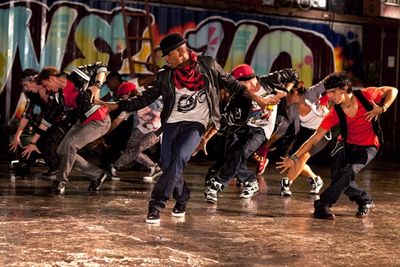 Ne-Yo and dancers Photo