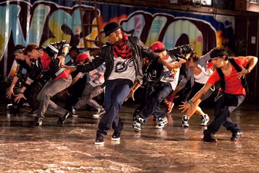 Photo Flash: MTV's 'VMA SIDE STORY' Photo Shoots Featuring Katy Perry, Ne-Yo, Taylor Swift And Cobra Starship Image