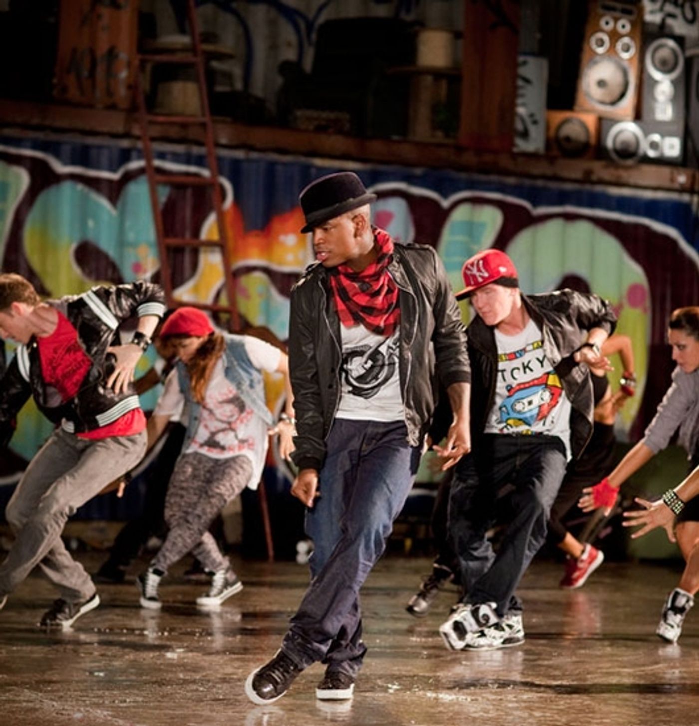 Photo Flash: MTV's 'VMA SIDE STORY' Photo Shoots Featuring Katy Perry, Ne-Yo, Taylor Swift And Cobra Starship  Image