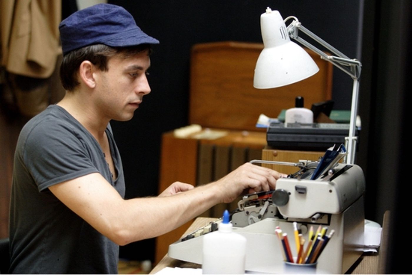 Photo Flash: PRICK UP YOUR EARS at The Comedy Theater  Image