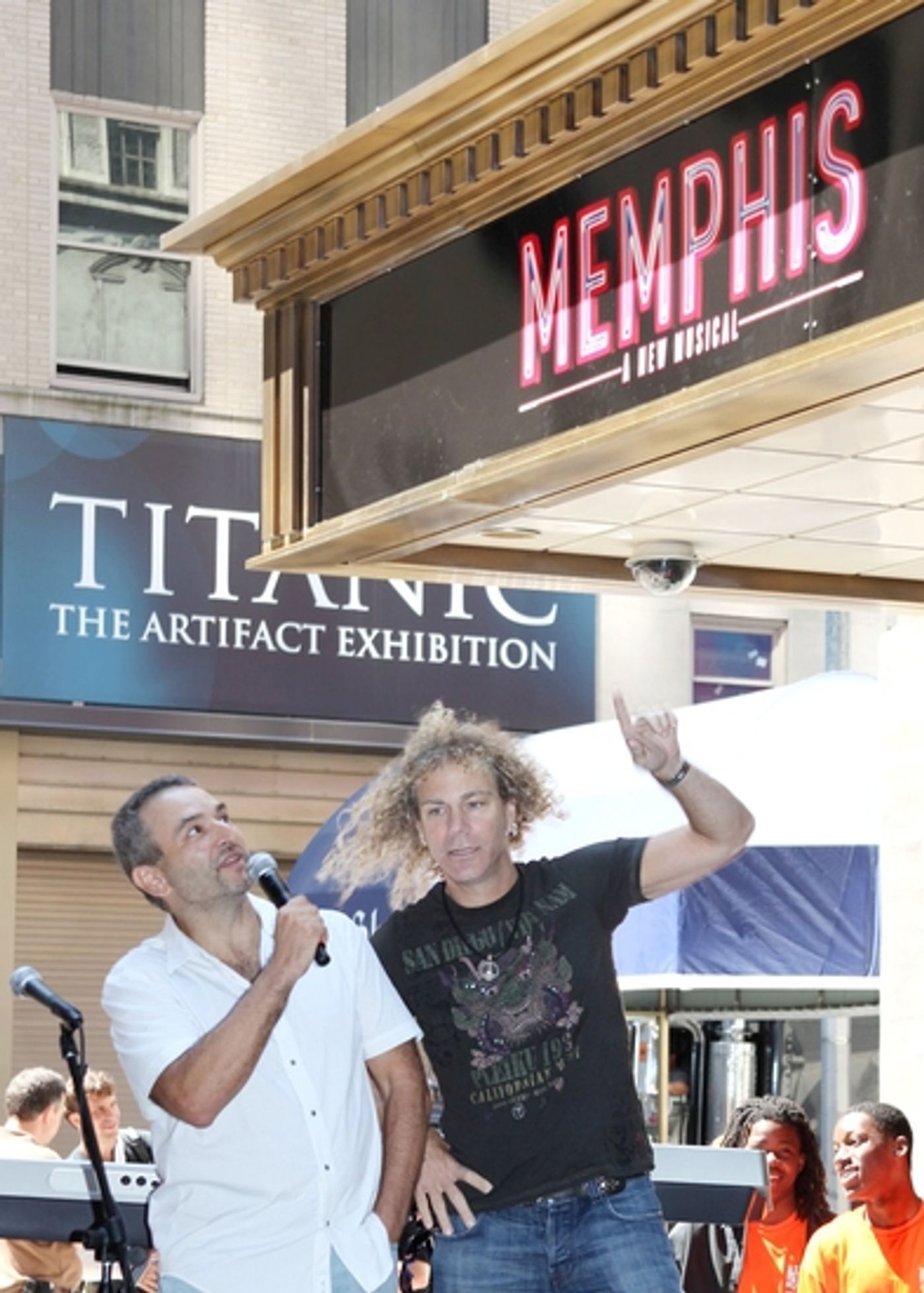 Photo Coverage: Bryan, DiPietro And The MEMPHIS Cast Celebrate Shubert Theatre Box Office Opening  Image