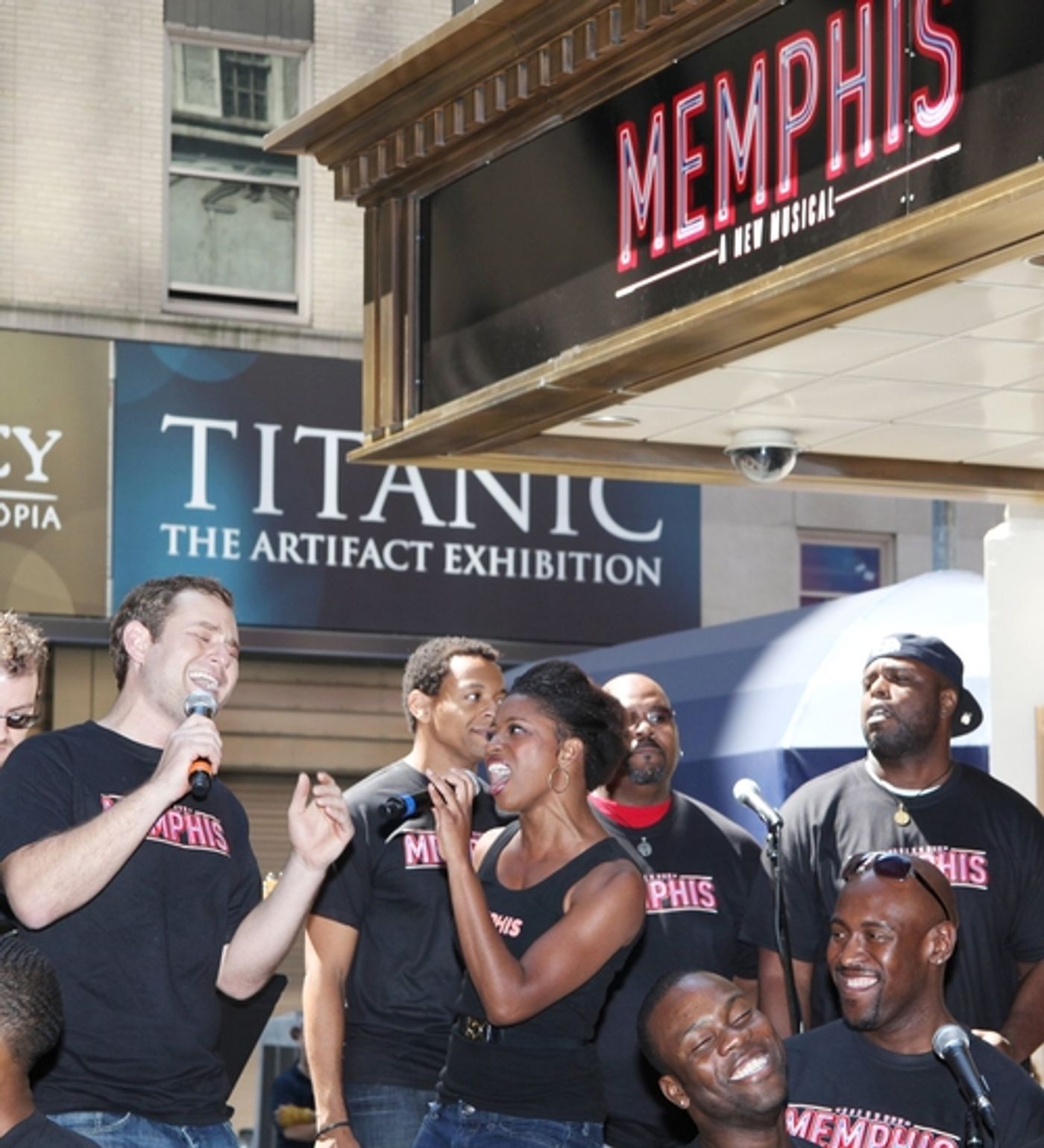 Photo Coverage: Bryan, DiPietro And The MEMPHIS Cast Celebrate Shubert Theatre Box Office Opening  Image