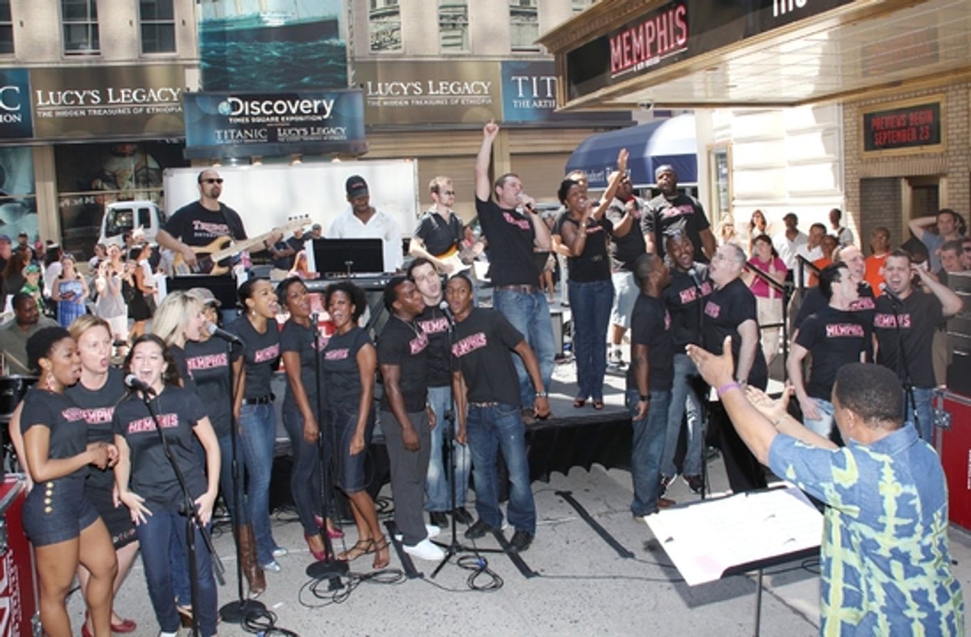 Photo Coverage: Bryan, DiPietro And The MEMPHIS Cast Celebrate Shubert Theatre Box Office Opening  Image