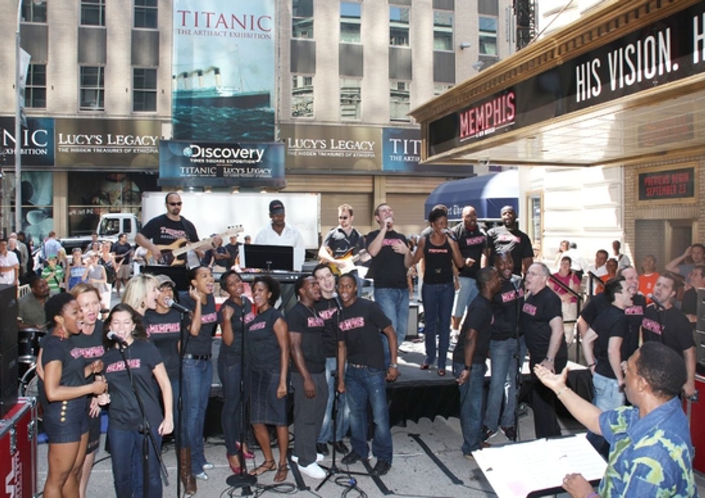 Photo Coverage: Bryan, DiPietro And The MEMPHIS Cast Celebrate Shubert Theatre Box Office Opening  Image