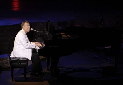Stephen Schwartz performs at Stephen Schwartz: Making Good Photo