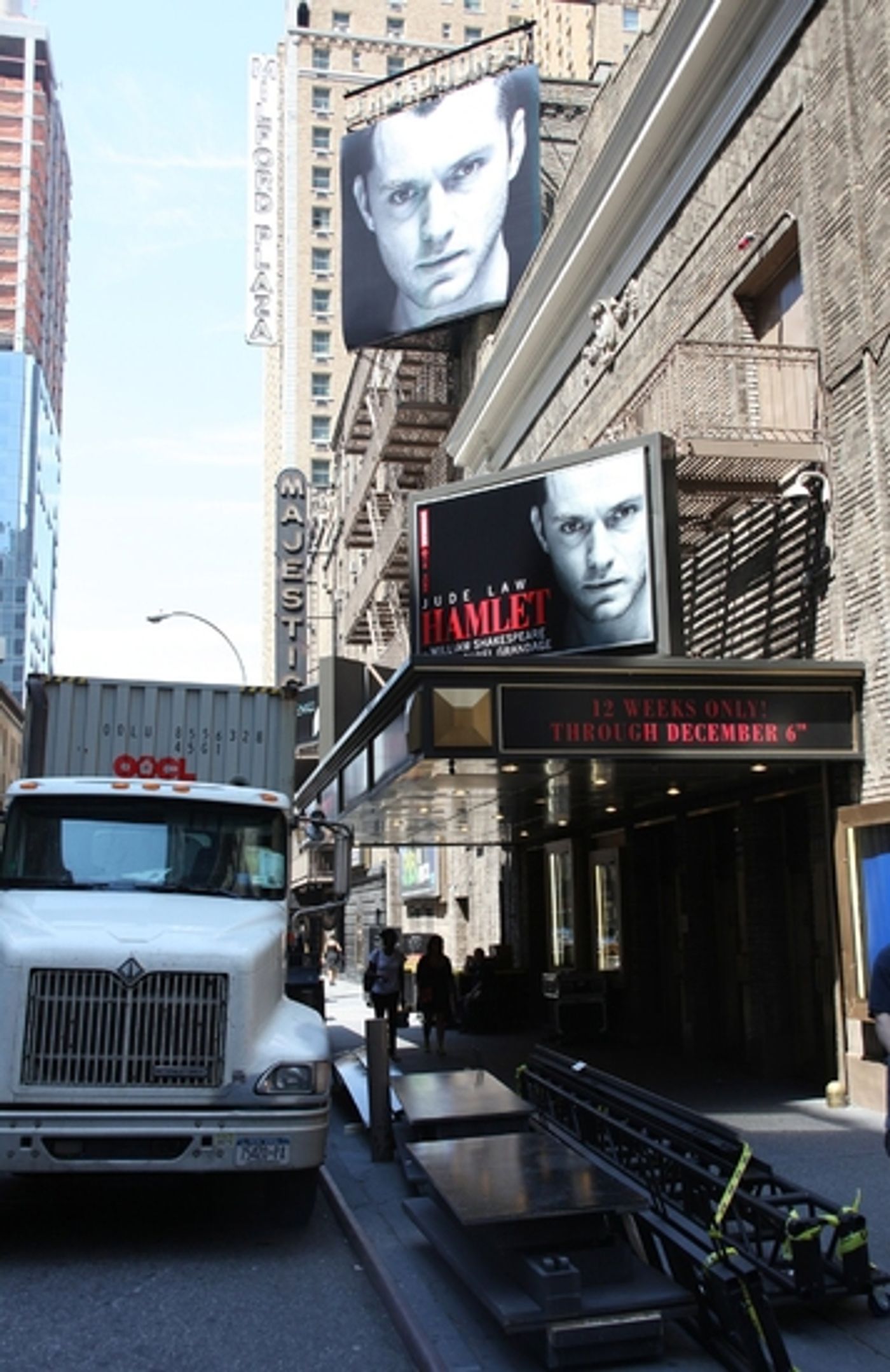 Photo Coverage: 'HAMLET' Marquee Unveiling At The Broadhurst Theatre  Image