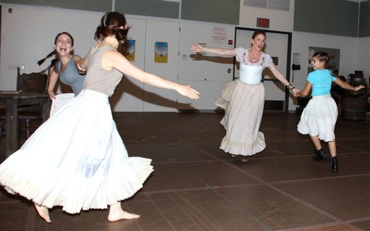 Alessa Neeck, Kara Lindsay, Melissa Gilbert and Carly Rose Sonenclar at 