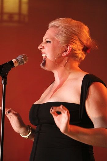 Photos: LEGALLY BLONDE's Natalie Joy Johnson Makes West Coast Solo Debut at Upright Cabaret — photo 3 of 15