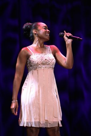 Anika Noni Rose Photo