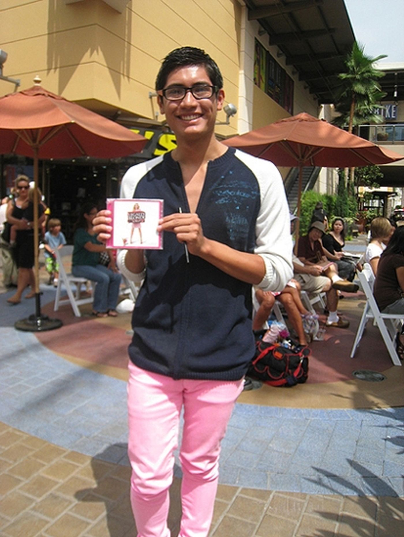 Photo Coverage: Legally Blonde The Musical Day in the O.C. Photo Coverage: Legally Blonde The Musical Day in the O.C. Image