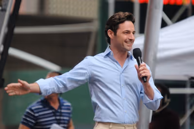 Max Von Essen introducing the Cast of The Fantasticks Photo
