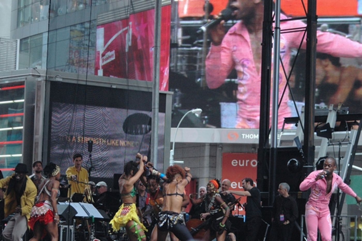 Photo Coverage: Broadway on Broadway 2009 - The Performances Part One!  Image