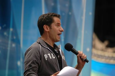Seth Rudesky-Leads the crowd in a sing a long of Seasons Of Love Photo