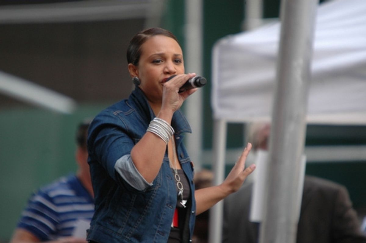 Shayna Steele helping the crowd with the sing a long at 