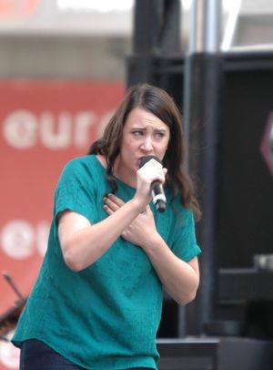 Dee Roscioli-Wicked Photo