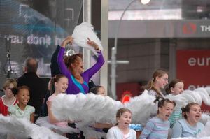 Haydn Gwynne, Tommy Batchelor and the cast of Billy Elliot Photo