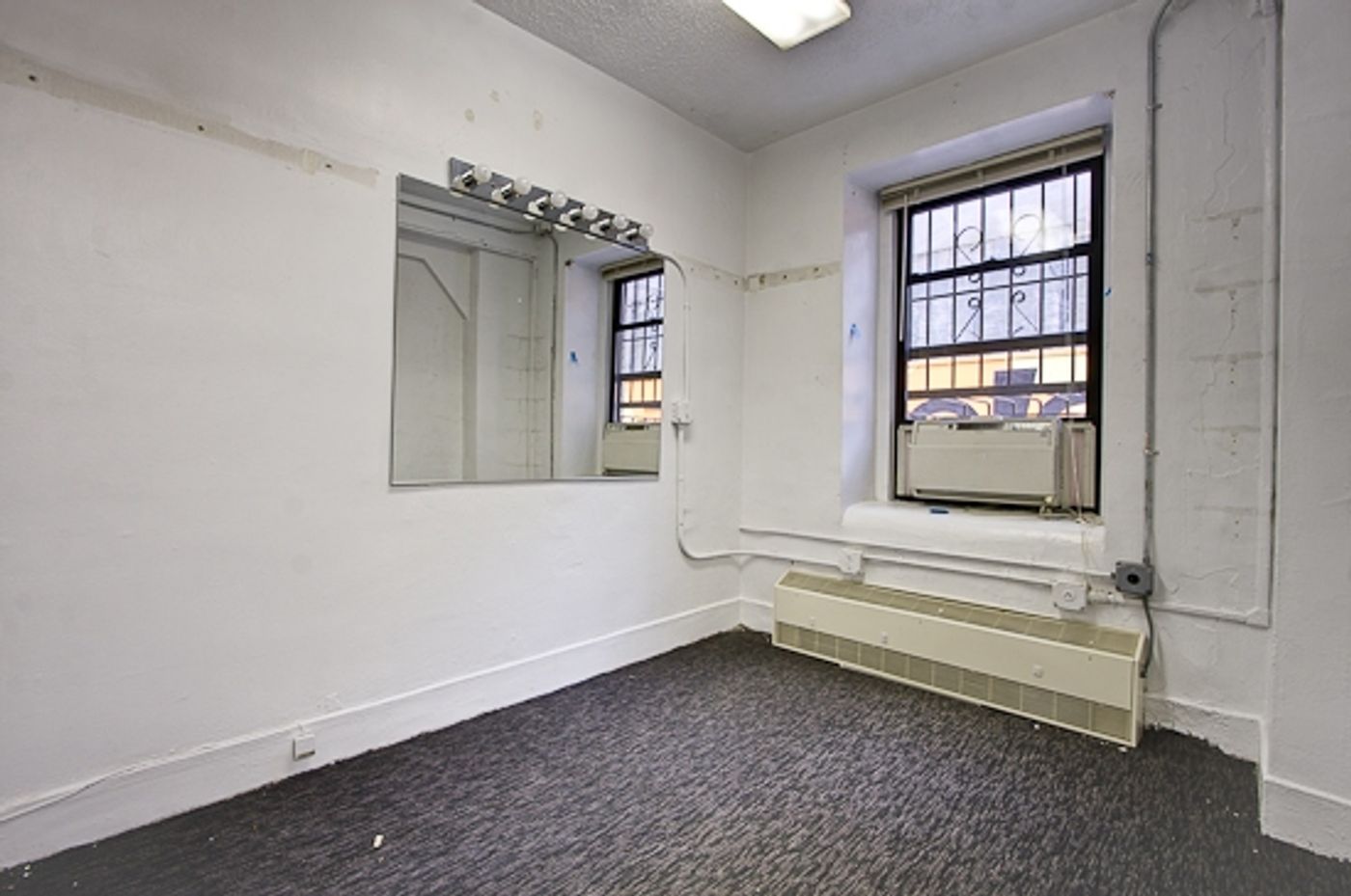 Photo Exclusive: Carrie Fisher's WISHFUL DRINKING Dressing Room Makeover - Before/After  Image