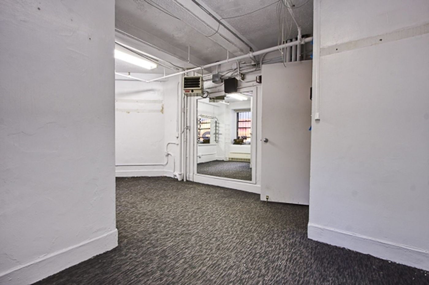 Photo Exclusive: Carrie Fisher's WISHFUL DRINKING Dressing Room Makeover - Before/After  Image