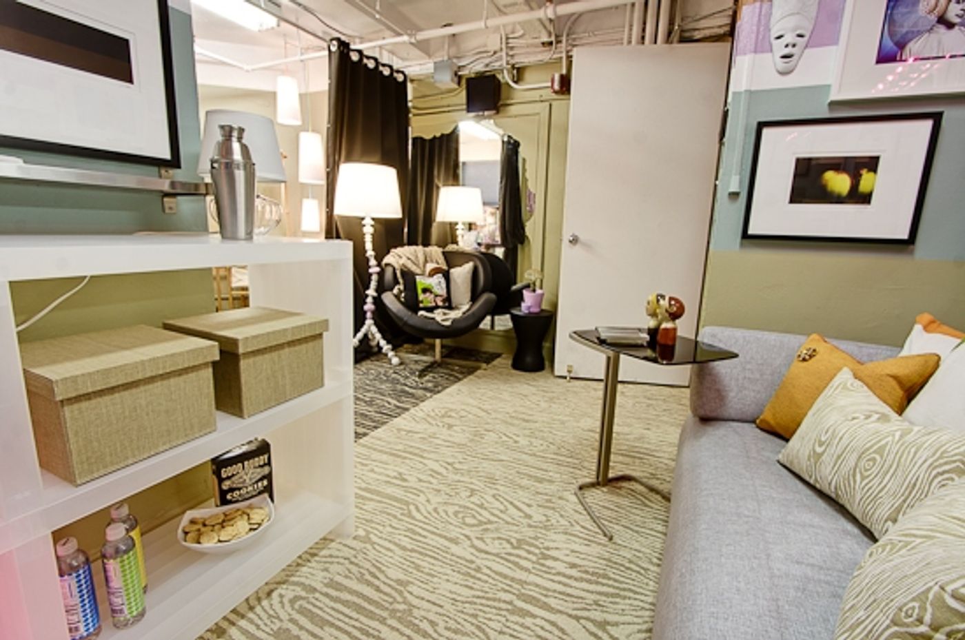 Photo Exclusive: Carrie Fisher's WISHFUL DRINKING Dressing Room Makeover - Before/After  Image