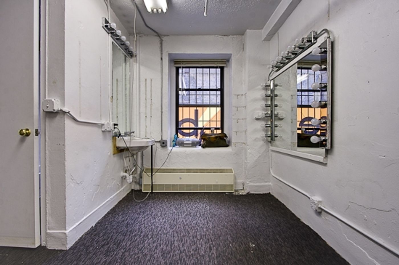 Photo Exclusive: Carrie Fisher's WISHFUL DRINKING Dressing Room Makeover - Before/After  Image