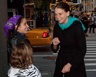 Sutton Foster with Hannah Beatt and Laura Laureano Photo