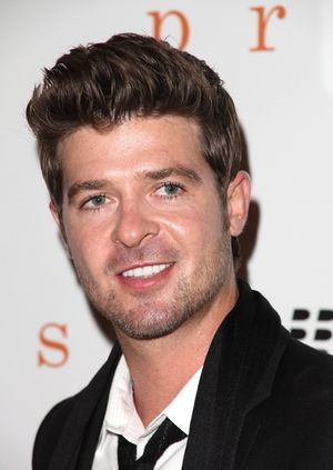 Robyn Thicke Photo