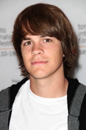 Johnny Simmons @ BroadwayWorld Johnny Simmons Photo