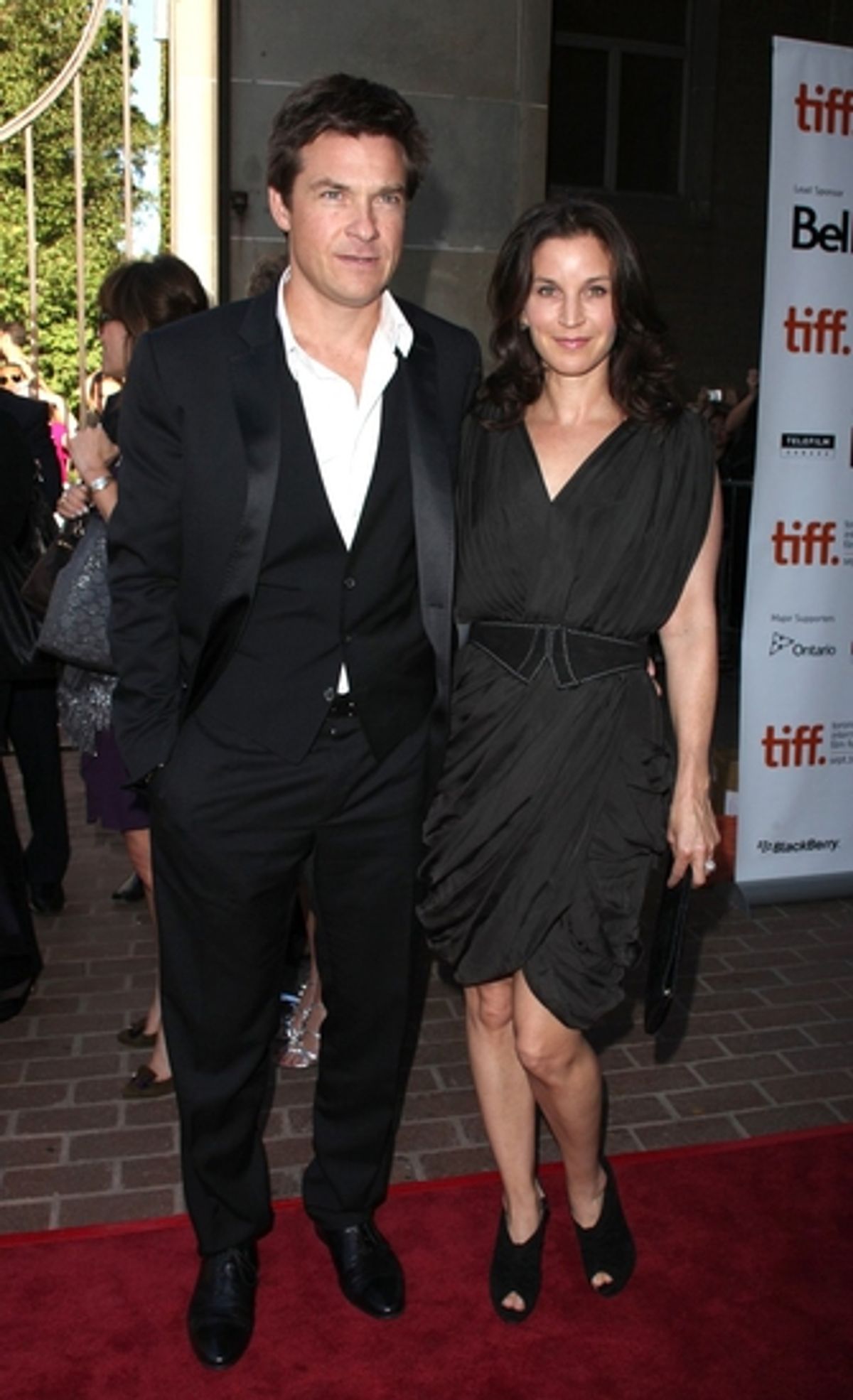 Jason Bateman and wife Amanda Anka at 