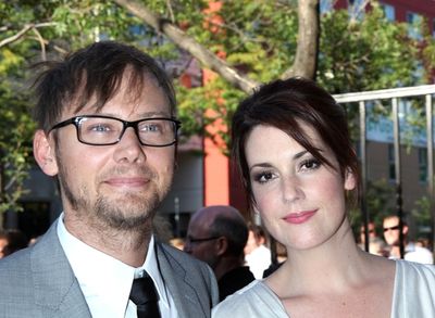 Jimmi Simpson and Melanie Lynskey Photo
