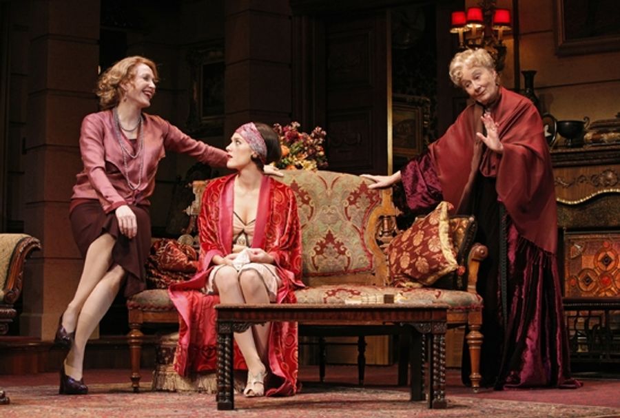 Photo Flash: THE ROYAL FAMILY Takes Over 10/8 Image