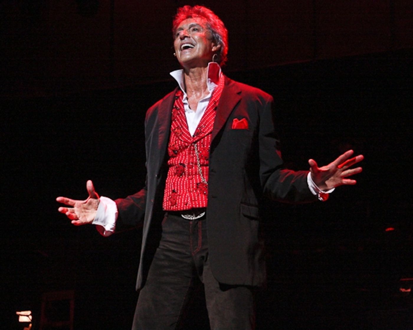 Photo Coverage: Tommy Tune Performs 'STEPS IN TIME' For Friends In Deed Benefit Gala  Image