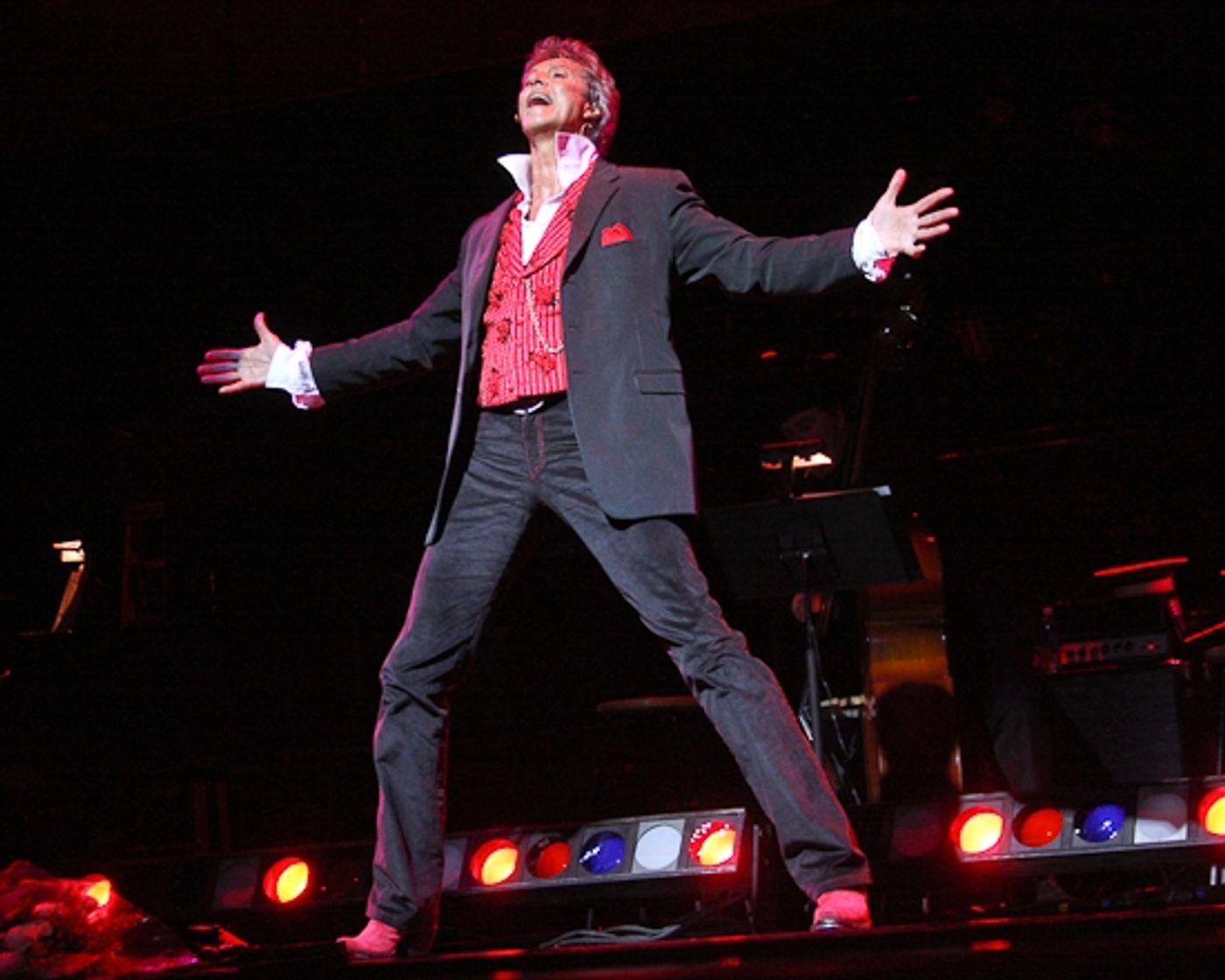 Photo Coverage: Tommy Tune Performs 'STEPS IN TIME' For Friends In Deed Benefit Gala  Image