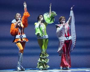 Judy McLane, Beth Leavel, and Allison Briner Photo
