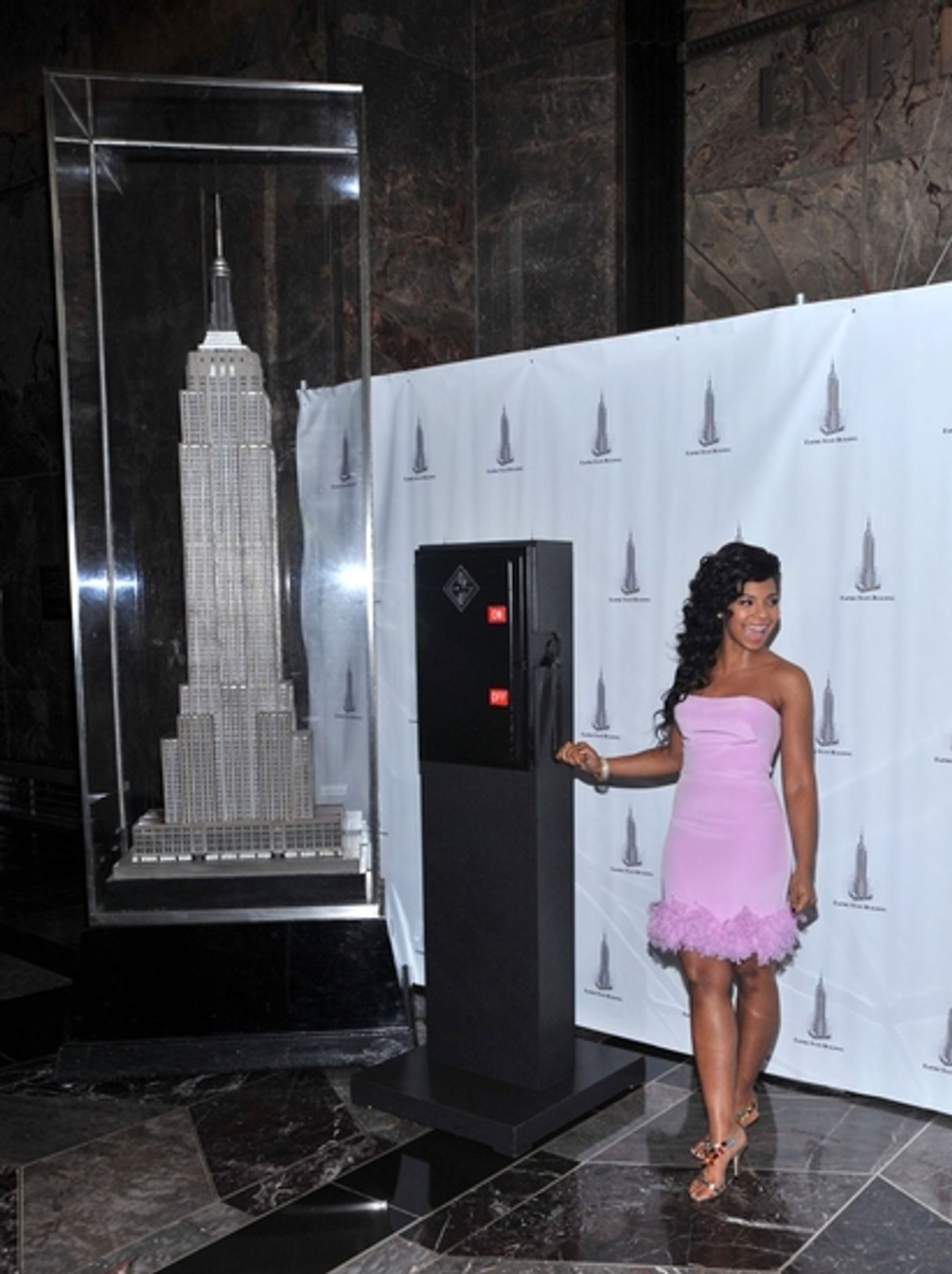 Photo Coverage: Ashanti Lights The Empire State Building 'Green' in Honor of 'OZ' Photo Coverage: Ashanti Lights The Empire State Building 'Green' in Honor of 'OZ' Image