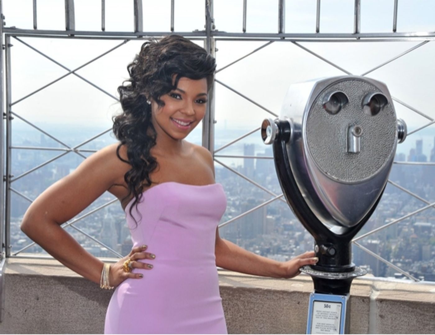 Photo Coverage: Ashanti Lights The Empire State Building 'Green' in Honor of 'OZ' Photo Coverage: Ashanti Lights The Empire State Building 'Green' in Honor of 'OZ' Image
