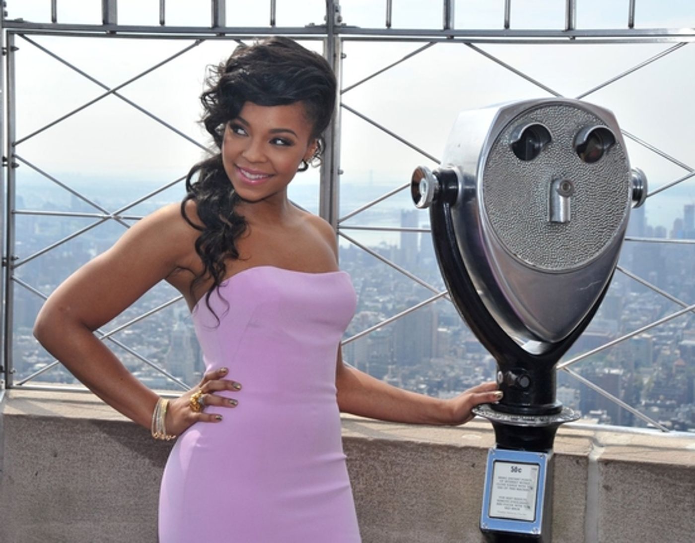 Photo Coverage: Ashanti Lights The Empire State Building 'Green' in Honor of 'OZ' Photo Coverage: Ashanti Lights The Empire State Building 'Green' in Honor of 'OZ' Image