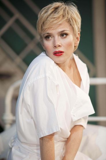 Anna Friel Photo