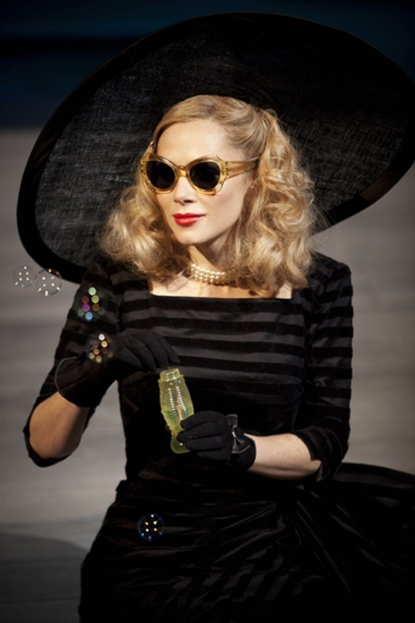 Photo Flash: Anna Friel Stars In BREAKFAST AT TIFFANY'S at Theatre Royal Haymarket  Image