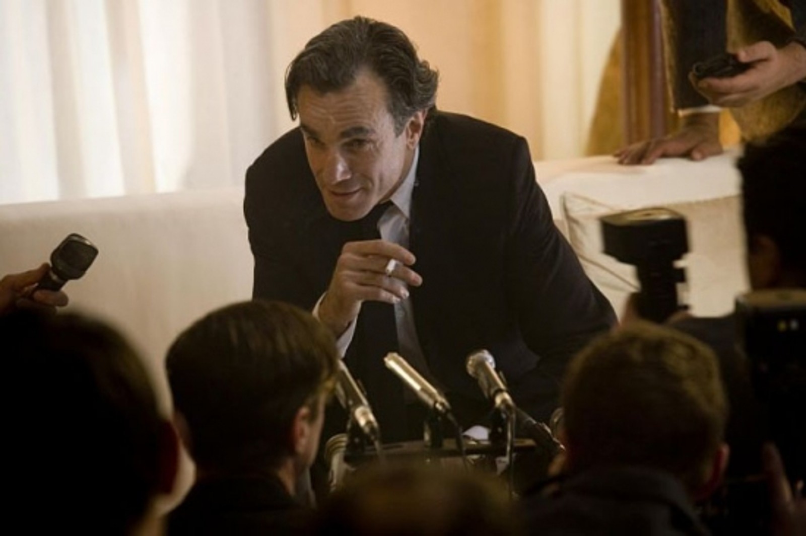 Photo Flash: Brand New Images from the Upcoming Movie Musical NINE! — photo 1 of 6