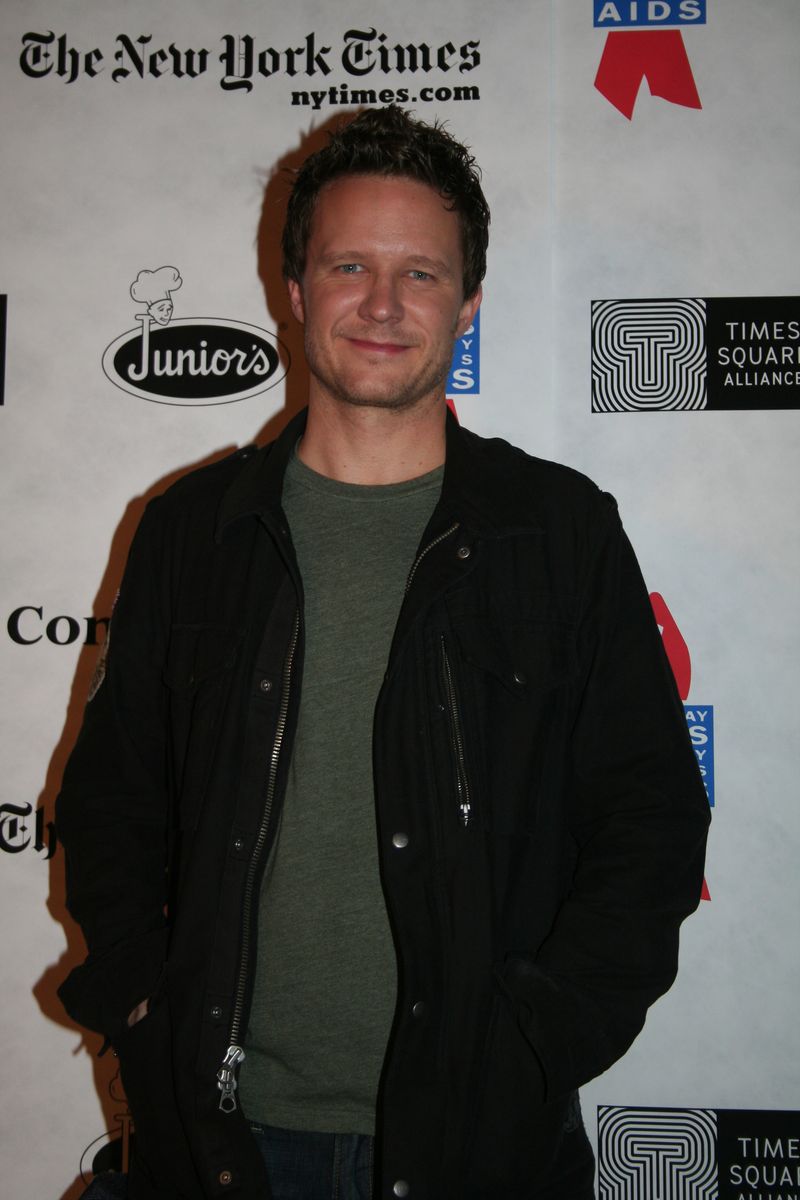 Photo Coverage: Broadway Flea Market 2009 - Press Room — photo 29 of 70