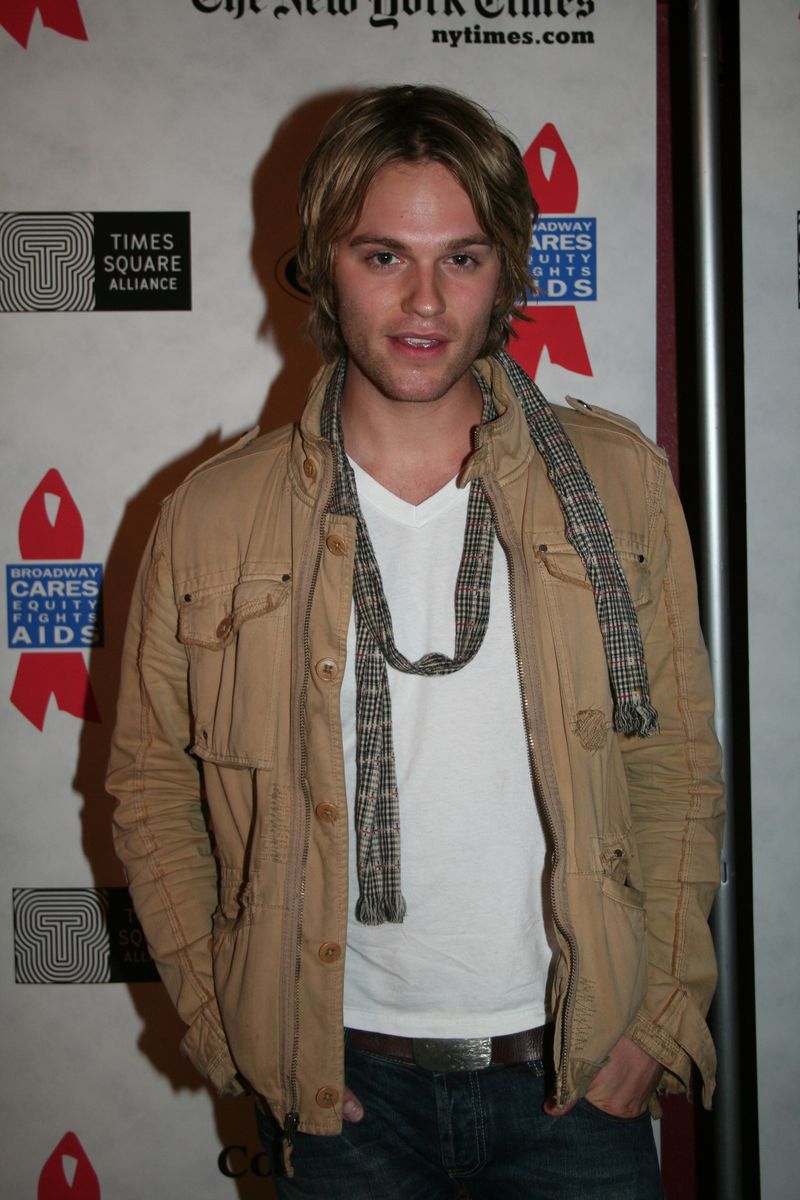 Photo Coverage: Broadway Flea Market 2009 - Press Room — photo 33 of 70
